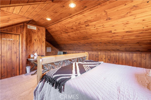 Detail Gallery Image 43 of 56 For 1556 E Big Bear Bld, Big Bear City,  CA 92314 - 5 Beds | 2/1 Baths