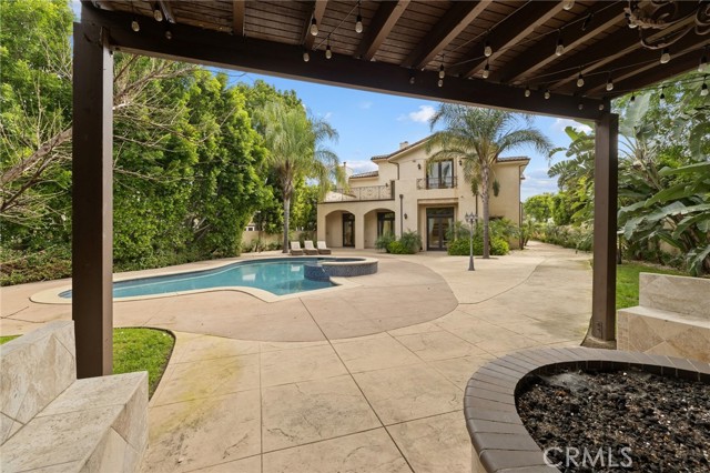 Detail Gallery Image 19 of 21 For 5667 Lubao St, Woodland Hills,  CA 91367 - 4 Beds | 5 Baths