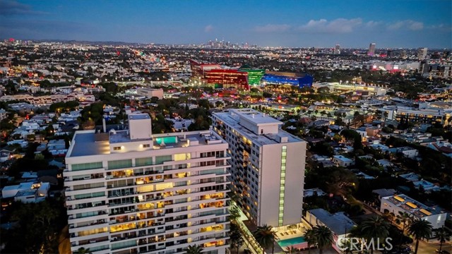 Detail Gallery Image 3 of 75 For 818 N Doheny Dr #908,  West Hollywood,  CA 90069 - 2 Beds | 2 Baths