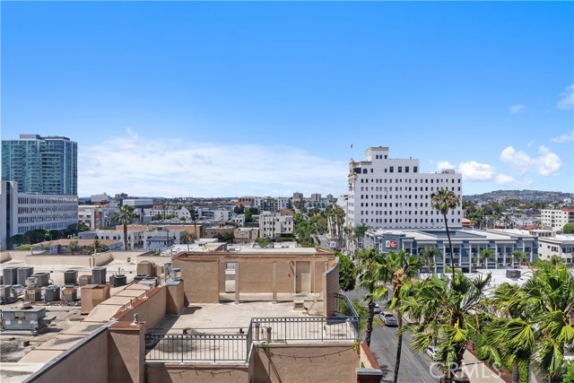 455 E Ocean Boulevard, Long Beach CA: https://media.crmls.org/medias/af657931-b8b6-4a1b-a69c-0483dd413608.jpg