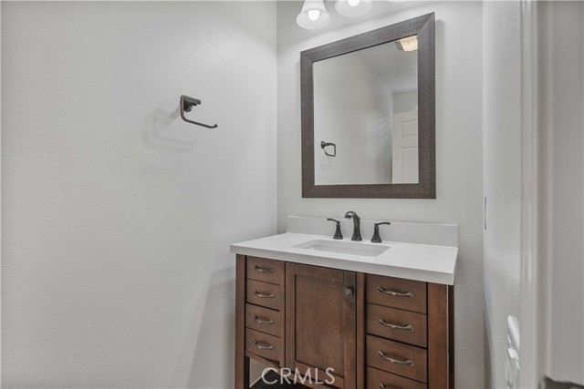 Detail Gallery Image 21 of 44 For 27976 Red Pine Ct, Valencia,  CA 91354 - 2 Beds | 3 Baths