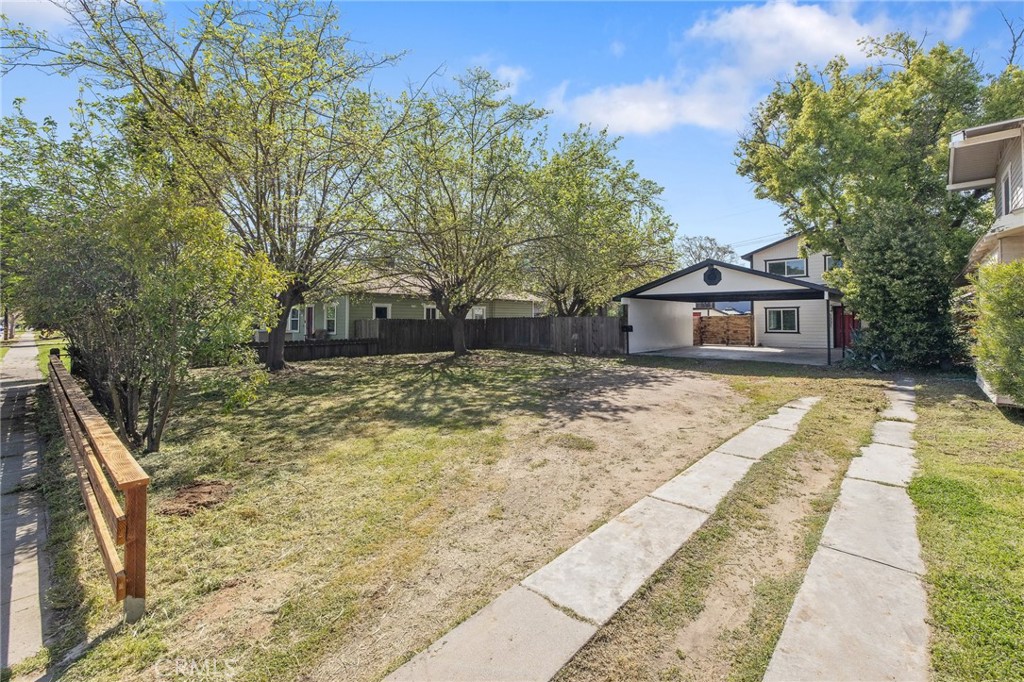 1331 N Roosevelt Avenue