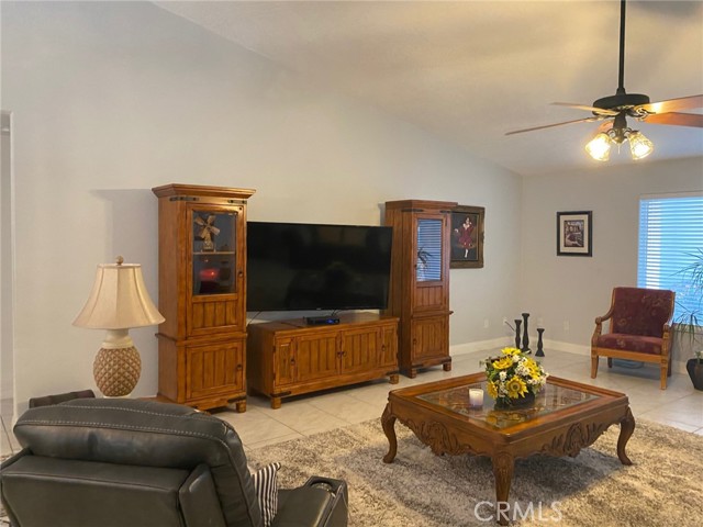 1340 Oasis Drive, Barstow CA: https://media.crmls.org/medias/af6749ae-5860-435e-9818-d42bf52981c9.jpg