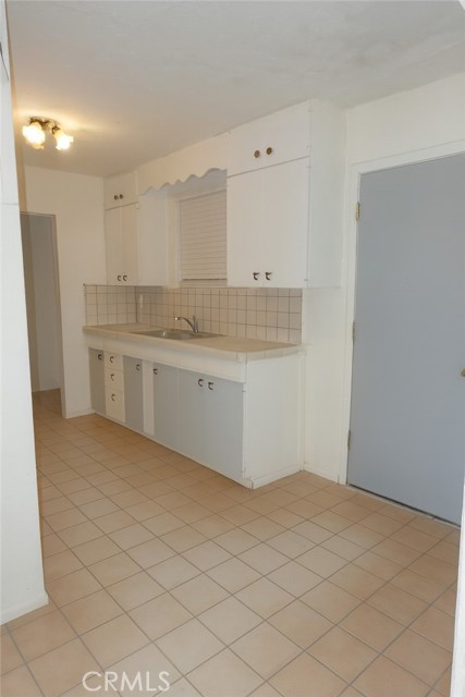 11474 4th Avenue, Hesperia CA: https://media.crmls.org/medias/af681e46-9b7f-4807-896c-0ee9f5495086.jpg
