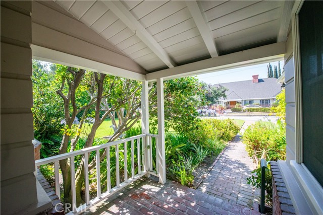 Detail Gallery Image 5 of 69 For 4722 Forman Ln, Toluca Lake,  CA 91602 - 5 Beds | 4 Baths