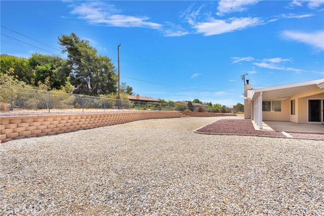 19410 Allegheny Court, Apple Valley CA: https://media.crmls.org/medias/af6b1bbf-4e94-420c-9db4-45cb43256b95.jpg