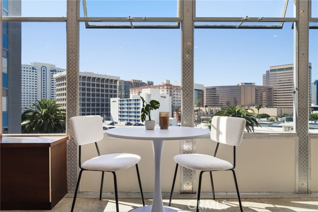 Detail Gallery Image 2 of 29 For 100 Atlantic Avenue #604, Long Beach,  CA 90802 - 2 Beds | 1 Baths
