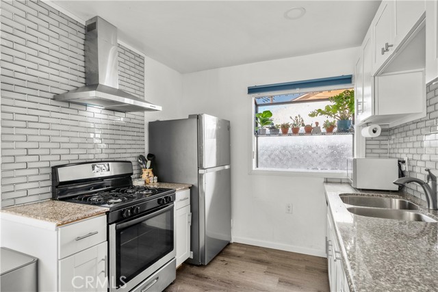 Detail Gallery Image 16 of 41 For 18019 Tiara, Encino,  CA 91316 - 4 Beds | 2 Baths
