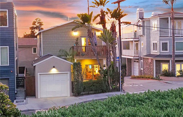 540 5th Place, Manhattan Beach, California 90266, 3 Bedrooms Bedrooms, ,2 BathroomsBathrooms,Residential,For Sale,5th,SB24242069