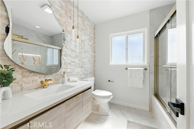 Detail Gallery Image 8 of 16 For 13021 Killion St, Sherman Oaks,  CA 91401 - 3 Beds | 2/1 Baths