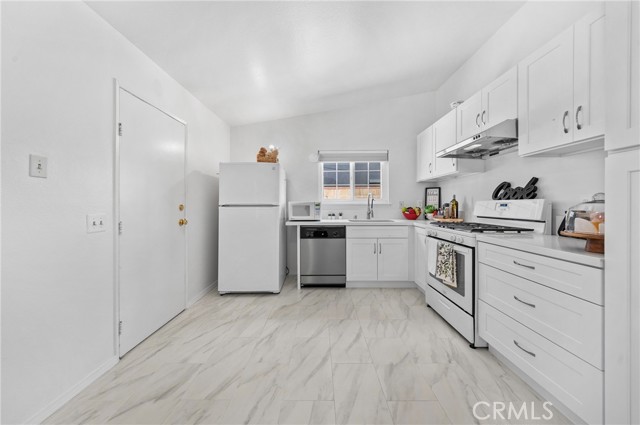Detail Gallery Image 2 of 32 For 19508 Springport Dr, Rowland Heights,  CA 91748 - 3 Beds | 2 Baths
