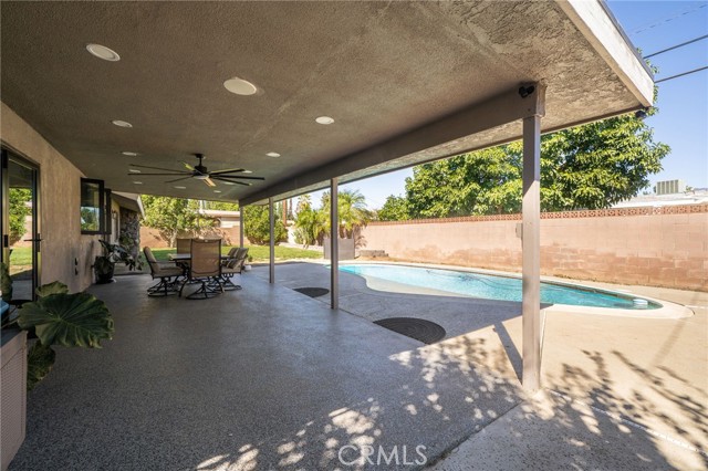 Detail Gallery Image 29 of 37 For 5835 Riverside, Rialto,  CA 92377 - 3 Beds | 2/1 Baths