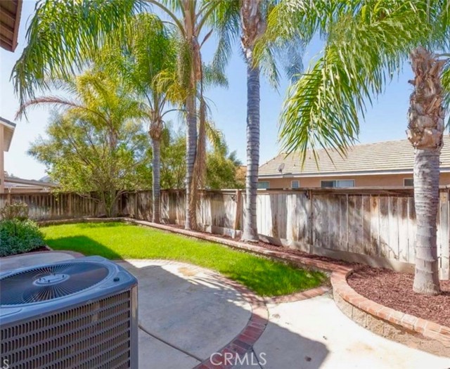 42135 Chestnut Drive, Temecula CA: https://media.crmls.org/medias/af6d86a4-0665-480e-bd30-066828e7d3af.jpg