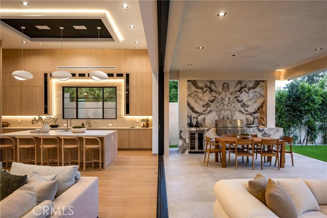 Detail Gallery Image 23 of 72 For 11826 Kling St, Valley Village,  CA 91607 - 6 Beds | 5/1 Baths