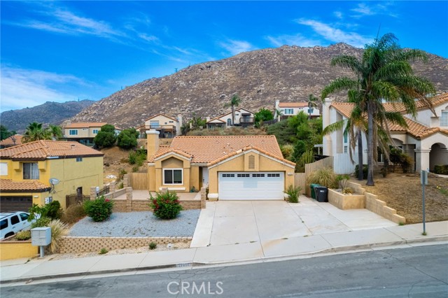 Detail Gallery Image 2 of 31 For 22098 Spring Crest Rd, Moreno Valley,  CA 92557 - 3 Beds | 2 Baths