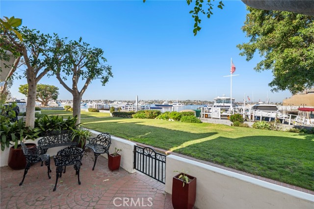 Detail Gallery Image 14 of 23 For 501 W Edgewater Ave, Newport Beach,  CA 92661 - 3 Beds | 3/1 Baths