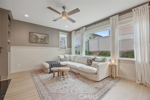 18147 Jupiter Lane, Saugus CA: https://media.crmls.org/medias/af6e3027-25b8-4480-9913-77d700ae8628.jpg