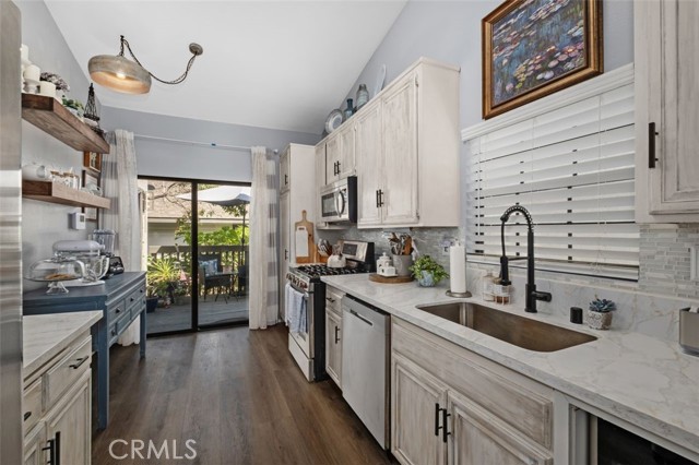 Detail Gallery Image 7 of 26 For 2510 W Macarthur Bld #L,  Santa Ana,  CA 92704 - 2 Beds | 2 Baths