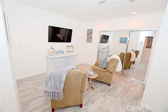 240 Broadway, Redondo Beach, California 90277, 3 Bedrooms Bedrooms, ,1 BathroomBathrooms,Residential,Sold,Broadway,SB17033928