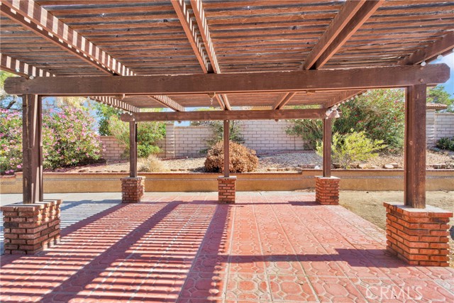 19996 Eyota Road, Apple Valley CA: https://media.crmls.org/medias/af6ef779-b7f8-49b2-9cc8-727afa3e3116.jpg