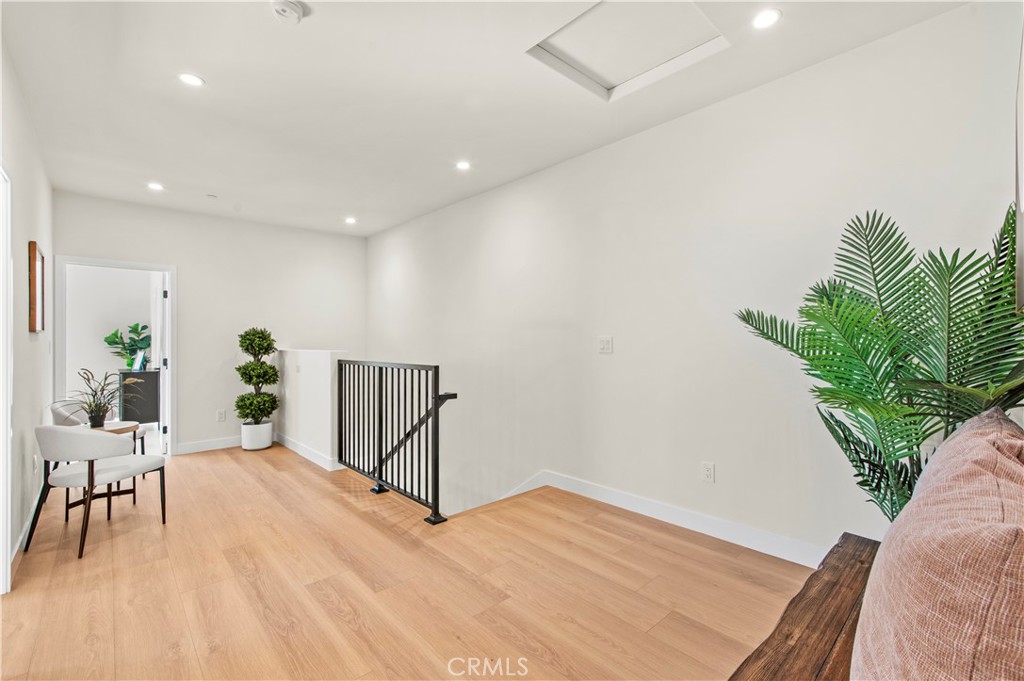 MLS #OC25253877 image #23