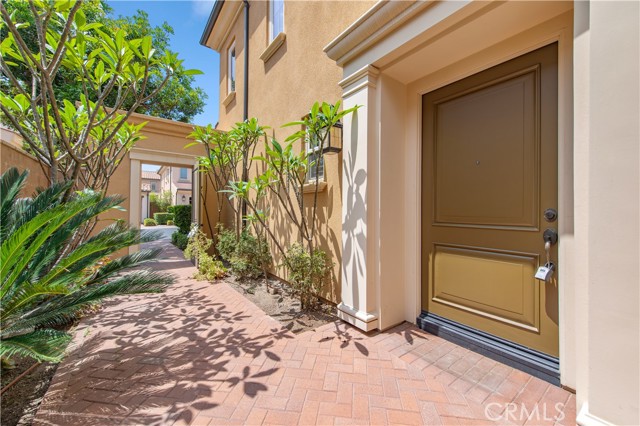 85 Birmingham, Irvine CA: https://media.crmls.org/medias/af6f645a-2e65-4b34-b74c-500c383947b7.jpg