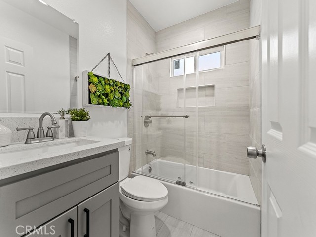 Detail Gallery Image 35 of 36 For 1411 W 7th St, Santa Ana,  CA 92703 - 6 Beds | 4 Baths