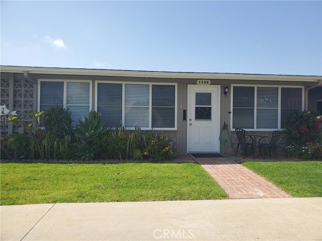 Detail Gallery Image 1 of 1 For 13371 Danbury Ln 136e,  Seal Beach,  CA 90740 - 2 Beds | 1 Baths