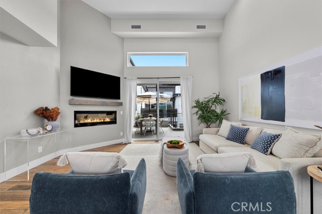 Detail Gallery Image 10 of 36 For 2713 Carnegie Ln #B,  Redondo Beach,  CA 90278 - 5 Beds | 4 Baths