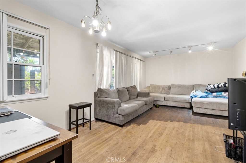 MLS #IV25217541 image #19