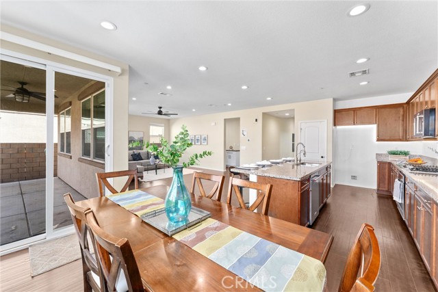 Detail Gallery Image 19 of 44 For 17012 Hal Ln, Fontana,  CA 92336 - 3 Beds | 2/1 Baths