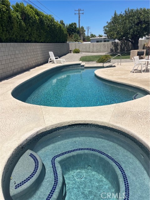 2605 N Kitty Hawk Drive, Palm Springs CA: https://media.crmls.org/medias/af725695-d5cf-4624-83ec-ed4f805051ee.jpg