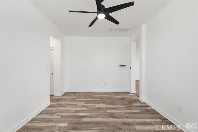 Detail Gallery Image 10 of 26 For 8005 Bandelier Dr, Bakersfield,  CA 93313 - 3 Beds | 2 Baths