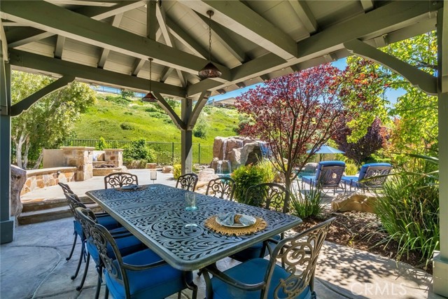 17138 Hickory Ridge Court, Canyon Country CA: https://media.crmls.org/medias/af734917-719a-4444-a428-49f0ffbf7946.jpg