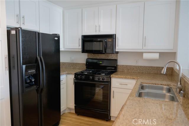 160 S Hudson Avenue, Pasadena CA: https://media.crmls.org/medias/af73aa37-2116-4a45-ba0d-fbcf7d7b6a79.jpg