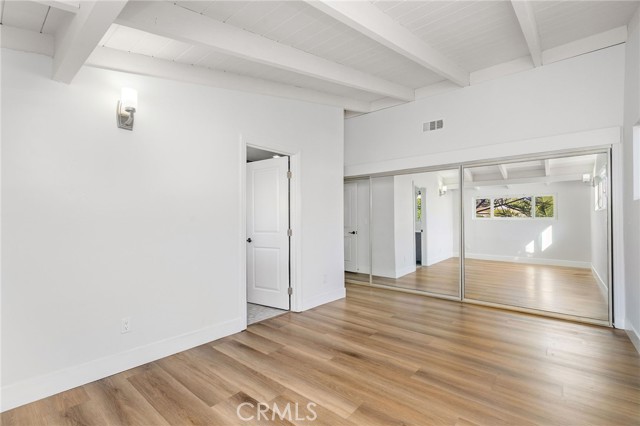 Detail Gallery Image 9 of 31 For 8341 Delco Ave, Winnetka,  CA 91306 - 5 Beds | 4 Baths