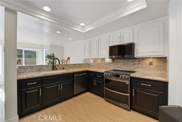 Detail Gallery Image 26 of 60 For 6070 E Summit, Anaheim Hills,  CA 92807 - 3 Beds | 3 Baths