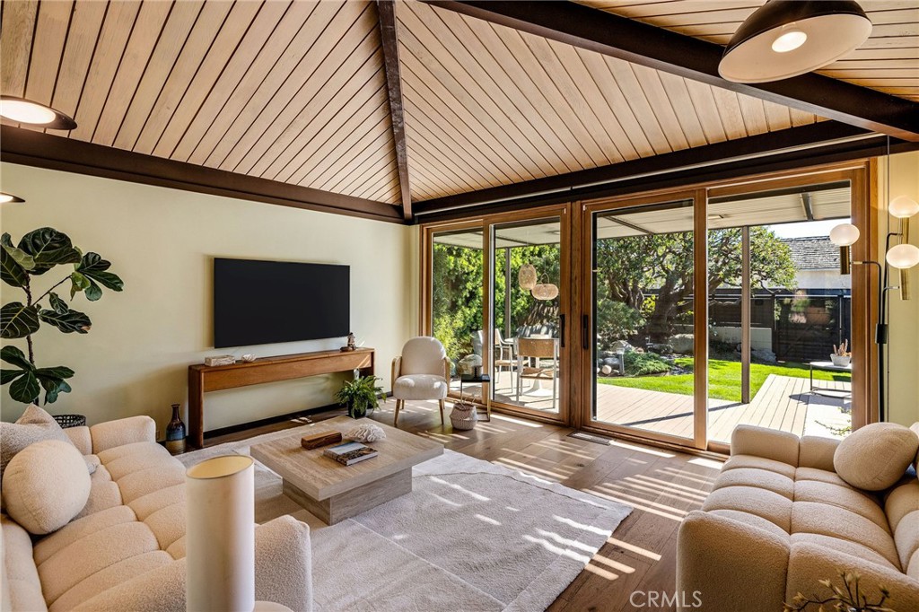 Picture of Palos Verdes Estates, CA 90274