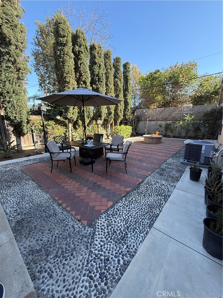 https://media.crmls.org/medias/af75b482-538e-40a1-8b29-6ccafc9a9af2.jpg?preset=X-Large
