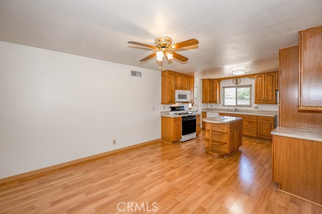 Detail Gallery Image 8 of 29 For 1557 E Farland St, Covina,  CA 91724 - 4 Beds | 2 Baths