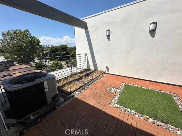 Detail Gallery Image 18 of 24 For 3103 S Dakota Dr, Los Angeles,  CA 90034 - 3 Beds | 3/1 Baths
