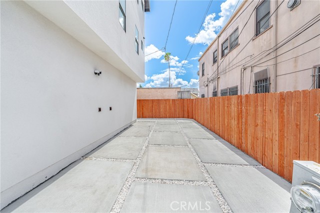 Detail Gallery Image 69 of 72 For 3653 Halldale Ave, Los Angeles,  CA 90018 - – Beds | – Baths