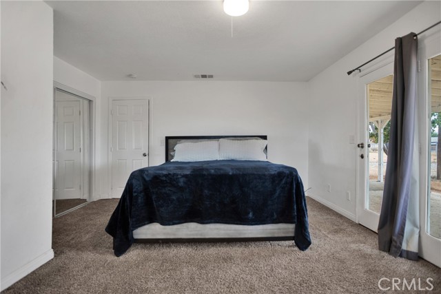 Detail Gallery Image 11 of 40 For 10590 Navajo Rd, Apple Valley,  CA 92308 - 3 Beds | 2 Baths