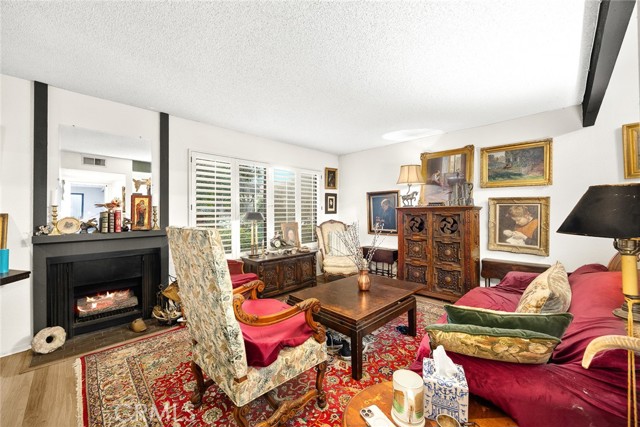 242 N Orange Grove Boulevard, Pasadena CA: https://media.crmls.org/medias/af790e2d-21e9-4f42-8186-3ad8c5aacc05.jpg
