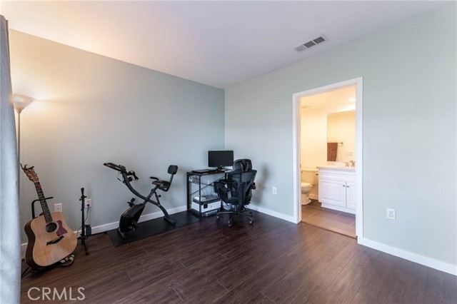 Detail Gallery Image 6 of 26 For 15617 Odyssey Dr #32,  Granada Hills,  CA 91344 - 2 Beds | 2 Baths