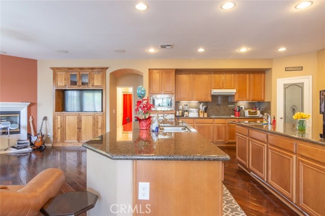 Detail Gallery Image 41 of 43 For 23806 Mission Puebla, Valencia,  CA 91354 - 5 Beds | 3/1 Baths