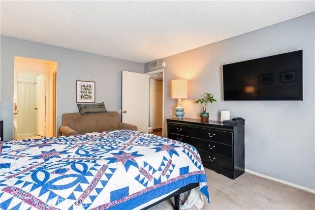 242 E Fern Avenue, Redlands CA: https://media.crmls.org/medias/af7a9af0-06fc-4a2a-bd58-cc5bca86b38e.jpg