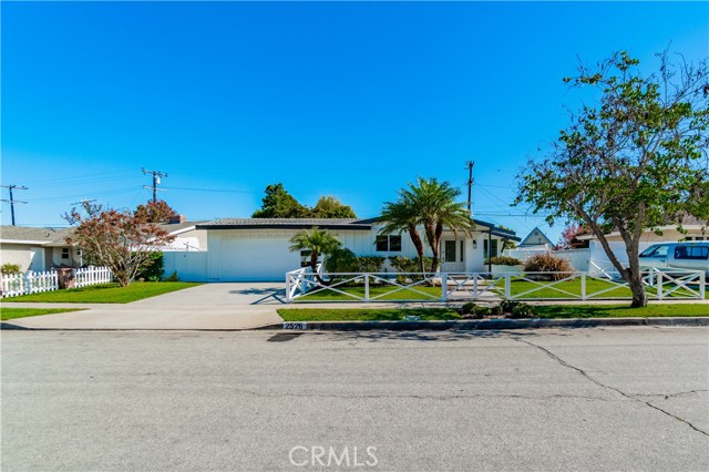 2526 Columbia Dr, Costa Mesa, CA 92626