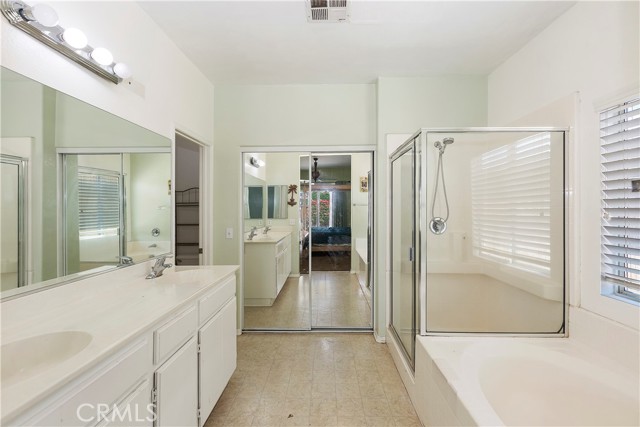 Detail Gallery Image 14 of 27 For 11970 Bryce Ct, Victorville,  CA 92392 - 5 Beds | 2 Baths