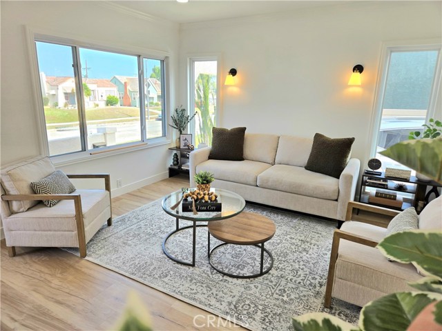 Detail Gallery Image 13 of 41 For 2022 W 75th St, Los Angeles,  CA 90047 - 2 Beds | 1 Baths